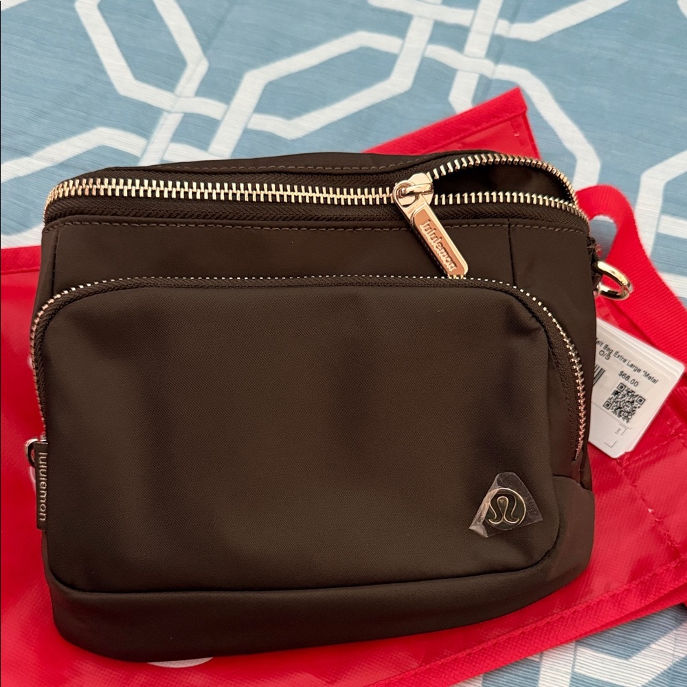 lululemon athletica brown walnut crunch with gold Belt Bag XL - Picture 3 of 9